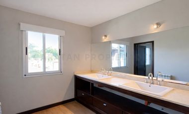 Casa en Venta Cadaques Funes Hills