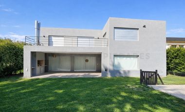 Casa en Venta Cadaques Funes Hills
