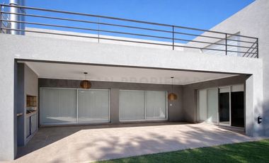 Casa en Venta Cadaques Funes Hills