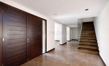 Casa en Venta Cadaques Funes Hills