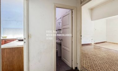 Jujuy y Ayacucho Lote + Vivienda en esquina