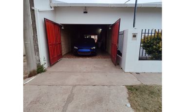 Se vende casa en María Grande sobre esquina