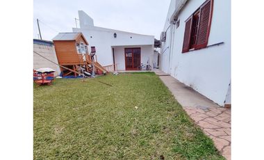 Se vende casa en María Grande sobre esquina