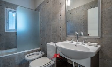 PINAMAR , CASA  PREMIUN EN CUL DE SAC DE ALAMOS CON PISCINA