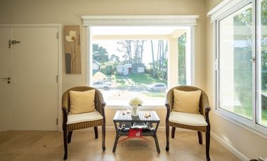 PINAMAR , CASA  PREMIUN EN CUL DE SAC DE ALAMOS CON PISCINA