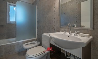 PINAMAR , CASA  PREMIUN EN CUL DE SAC DE ALAMOS CON PISCINA