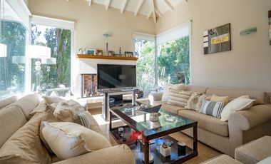 PINAMAR , CASA  PREMIUN EN CUL DE SAC DE ALAMOS CON PISCINA