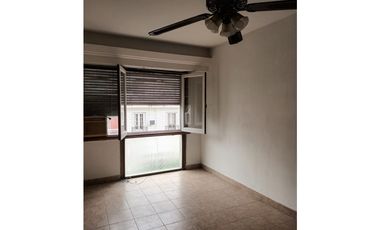 MONOAMBIENTE AL FRENTE LUMINOSO