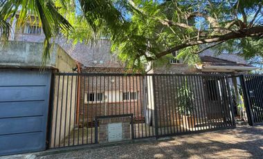 Casa en Barrio Gudalupe con patio y pileta