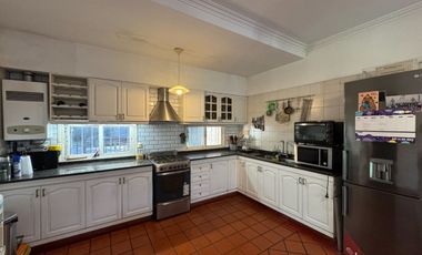 Casa en Barrio Gudalupe con patio y pileta