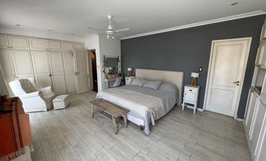 Casa en Barrio Gudalupe con patio y pileta