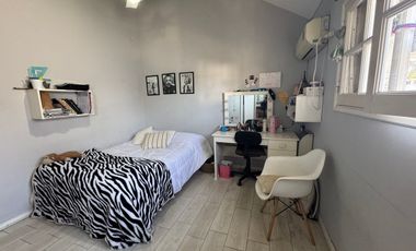 Casa en Barrio Gudalupe con patio y pileta