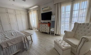 Casa en Barrio Gudalupe con patio y pileta