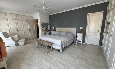 Casa en Barrio Gudalupe con patio y pileta