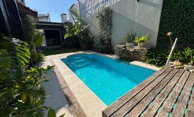 Casa en Barrio Gudalupe con patio y pileta