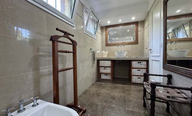 Casa en Barrio Gudalupe con patio y pileta