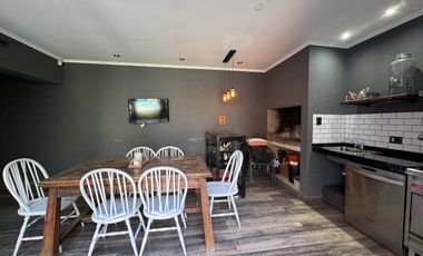 Casa en Barrio Gudalupe con patio y pileta