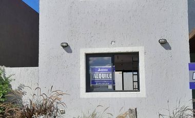 Dúplex en alquiler c/ cochera en Docta Urbanización
