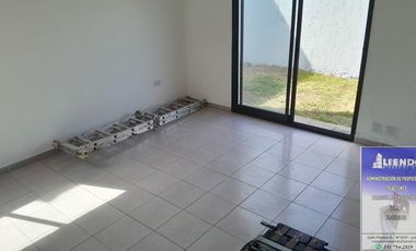 Dúplex en alquiler c/ cochera en Docta Urbanización