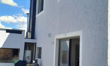 Dúplex en alquiler c/ cochera en Docta Urbanización