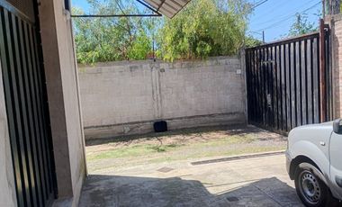 Casa 2 ambientes con galpon venta Ituzaingo