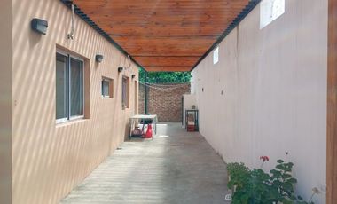 Casa 2 ambientes con galpon venta Ituzaingo