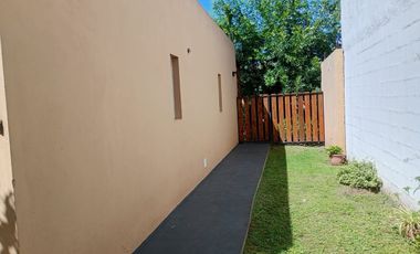 Casa 2 ambientes con galpon venta Ituzaingo