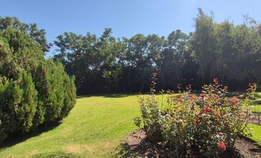 VENDE CASA 6D+SALA ESTAR+6B+BOD+10 EST+QUINCHO+PISCINA