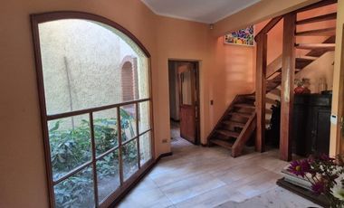 VENDE CASA 6D+SALA ESTAR+6B+BOD+10 EST+QUINCHO+PISCINA