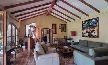 VENDE CASA 6D+SALA ESTAR+6B+BOD+10 EST+QUINCHO+PISCINA