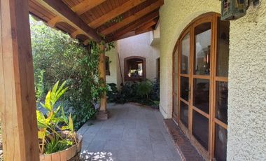 VENDE CASA 6D+SALA ESTAR+6B+BOD+10 EST+QUINCHO+PISCINA