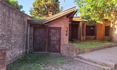 CASA 4 AMBIENTES A REFACCIONAR VENTA LOMAS
