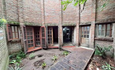 CASA 4 AMBIENTES A REFACCIONAR VENTA LOMAS