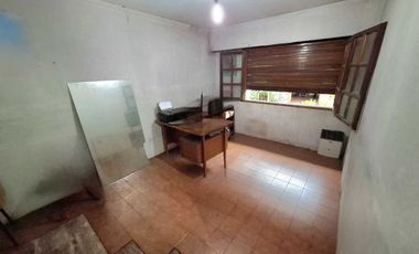 CASA 4 AMBIENTES A REFACCIONAR VENTA LOMAS