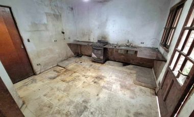 CASA 4 AMBIENTES A REFACCIONAR VENTA LOMAS