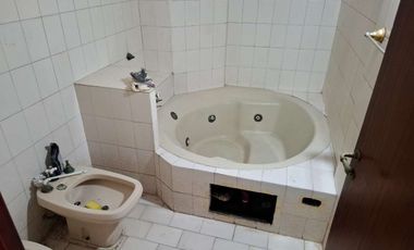 CASA 4 AMBIENTES A REFACCIONAR VENTA LOMAS