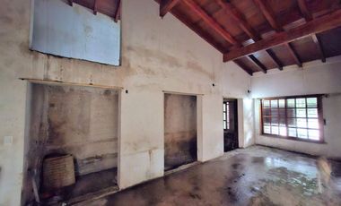 CASA 4 AMBIENTES A REFACCIONAR VENTA LOMAS