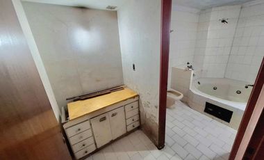 CASA 4 AMBIENTES A REFACCIONAR VENTA LOMAS