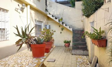 VENTA Casa MULTIFAMILIAR 8 ambientes Villa Adelina