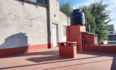 VENTA Casa MULTIFAMILIAR 8 ambientes Villa Adelina