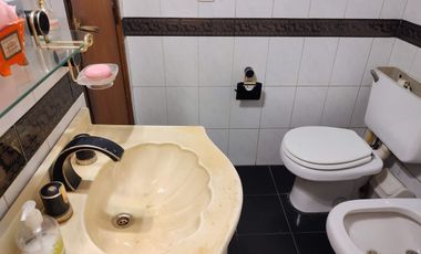 VENTA Casa MULTIFAMILIAR 8 ambientes Villa Adelina