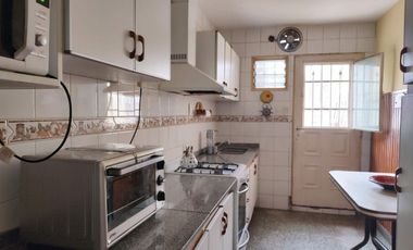 VENTA Casa MULTIFAMILIAR 8 ambientes Villa Adelina