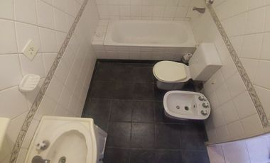 VENTA PH 2 AMB JARDIN Y COCHERA EN ITUZAINGÓ