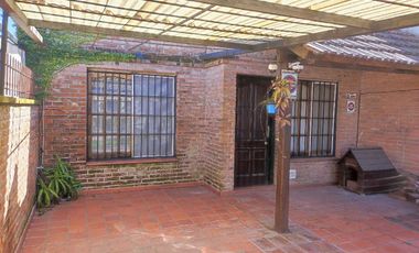 VENTA PH 2 AMB JARDIN Y COCHERA EN ITUZAINGÓ