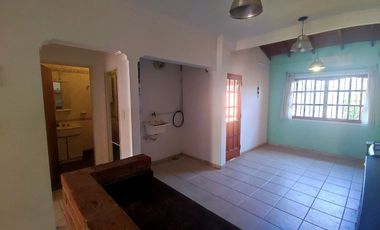 VENTA PH 2 AMB JARDIN Y COCHERA EN ITUZAINGÓ