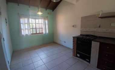 VENTA PH 2 AMB JARDIN Y COCHERA EN ITUZAINGÓ