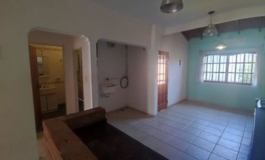 VENTA PH 2 AMB JARDIN Y COCHERA EN ITUZAINGÓ