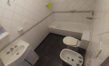 VENTA PH 2 AMB JARDIN Y COCHERA EN ITUZAINGÓ