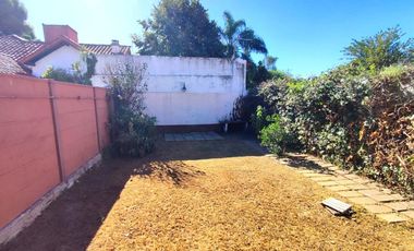 VENTA PH 2 AMB JARDIN Y COCHERA EN ITUZAINGÓ