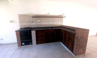VENTA PH 2 AMB JARDIN Y COCHERA EN ITUZAINGÓ